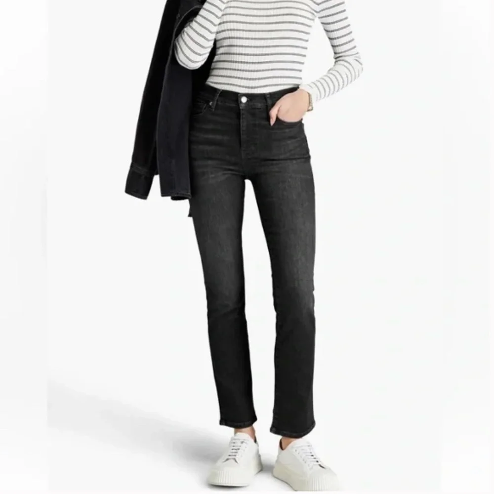 Frame Denim Women's Straight Leg Jeans in Black Wash - Picture 1 of 7